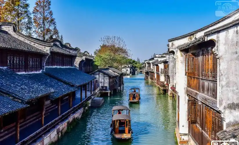 江南总是与水紧密相关,一个个历史悠久的江南古镇更是因水而变得独特
