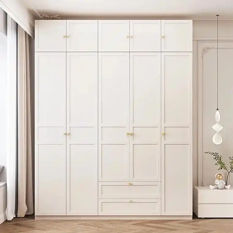 推荐一门到顶奶油风整排定制衣柜设计