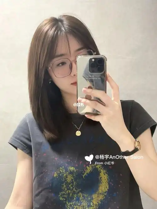 不需要打理的锁骨发蓬松自然显脸小时尚