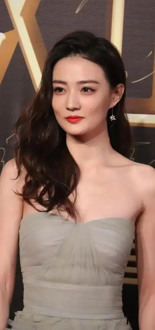 徐璐,她都长这么大了,可以叫她大璐璐了吗