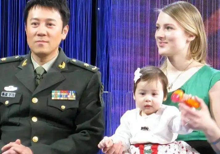 蔡国庆的妻子到底长啥样?