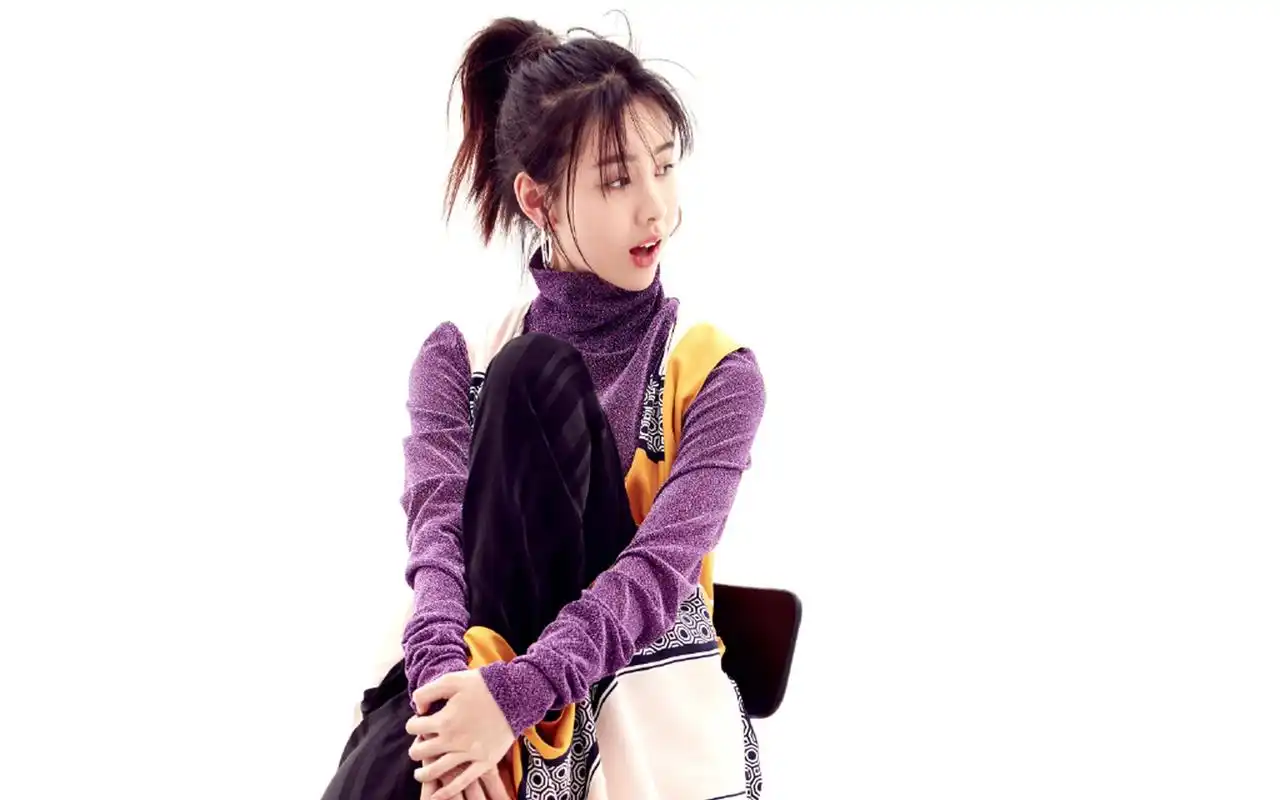 陈都灵清新养眼时尚写真桌面壁纸