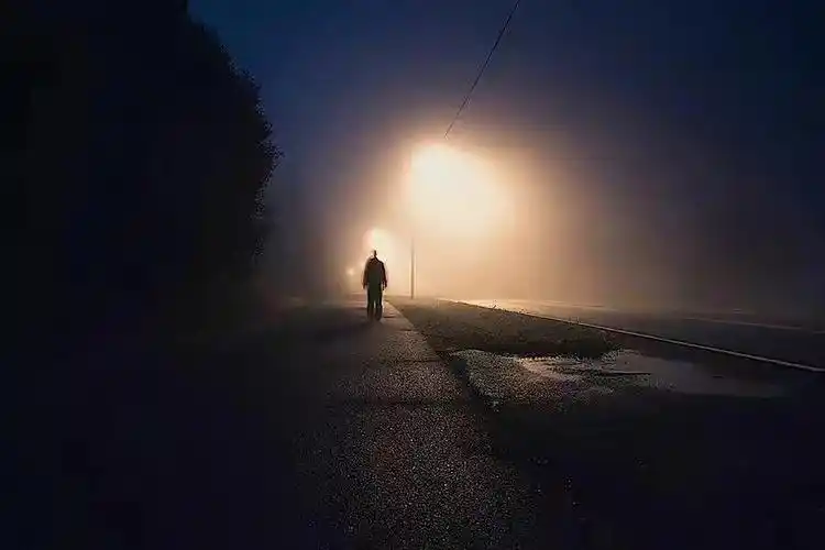 拼音:gū dān 释义:一种心理反应