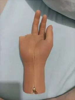 接受腔手套仿真手皮肤假肌电手皮美容手掌装饰手硅胶半掌假肢跨境