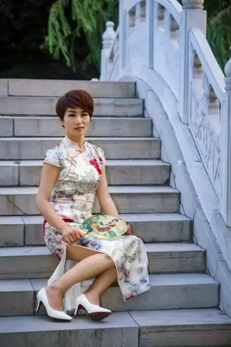 《女人花之旗袍韵》 - 美篇