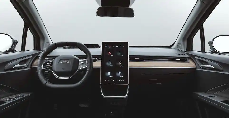 哪吒汽车携三款车型亮相北京车展 构建智能安全产品矩阵