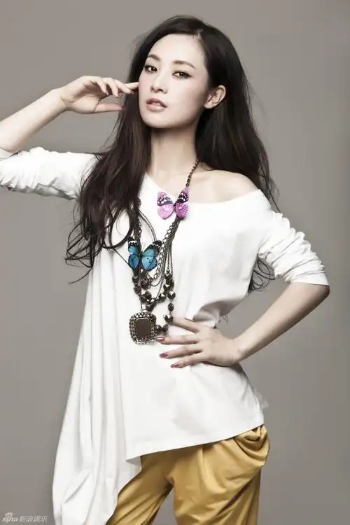 汤晓菲蝴蝶概念写真曝光