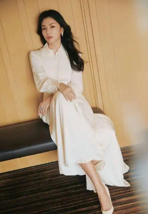 44岁刘涛闪耀活动现场!