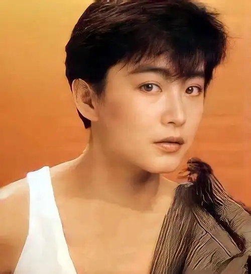 姐姐性别不要卡这么死嘛,短发的林青霞a爆了,简直不要太帅哦,别喊老婆