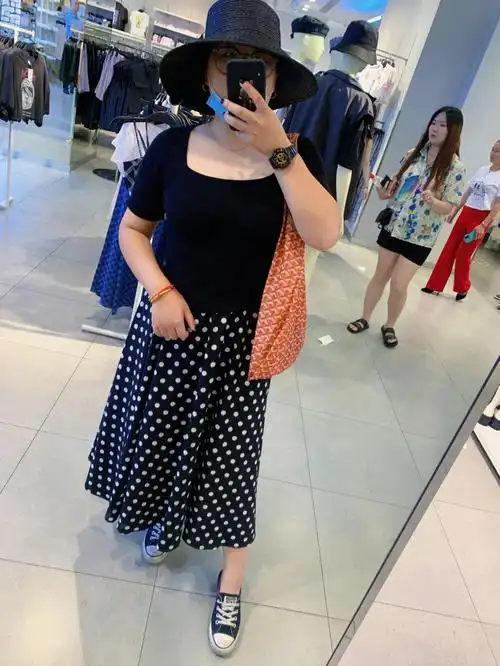 阿玲的大码穿搭170cm150斤黑色系休闲穿搭