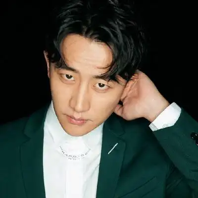 黄轩头像最新图片 - 高清头像 - 潮人个性网