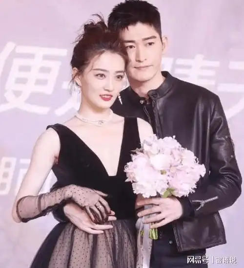 娱乐圈再爆新瓜张翰首度晒出结婚证网友原来一直都是她