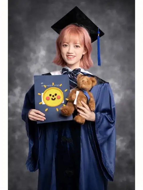 天真蓝学士服照打卡