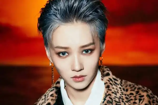 刘雨昕是男是女 在青春有你2舞台上的表演获得lisa怒赞