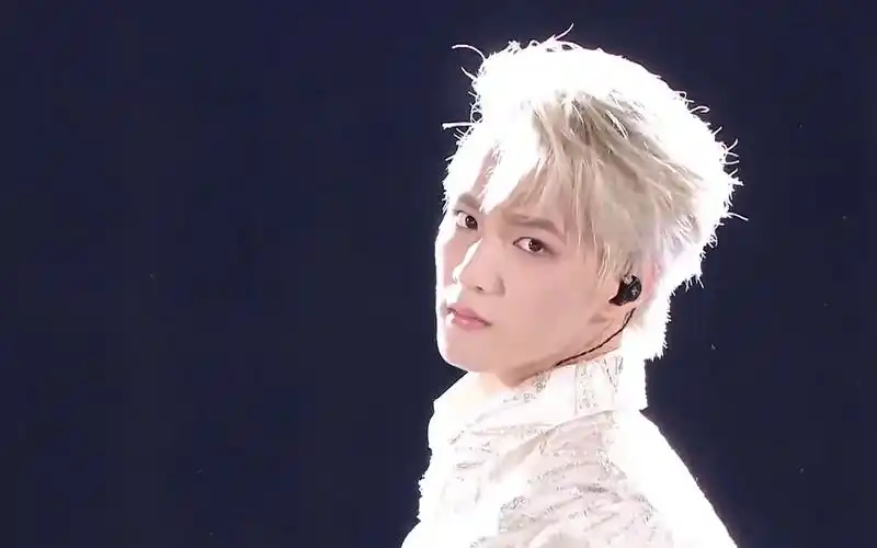 【时代少年团 刘耀文】演唱会solo 《耀眼的你》 站在光里的小孩闪闪