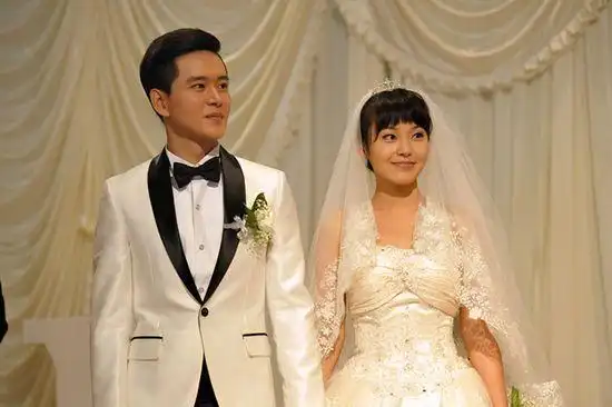 《左右亲情》迎大结局 网曝张佳宁甜美婚纱照