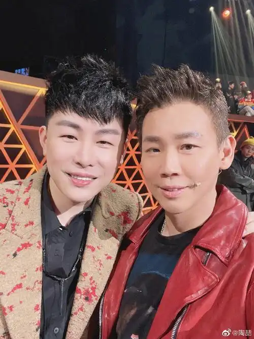 與好朋友再次相見很開心@胡彦斌@胡海泉@张韶涵同時還認識了新朋友