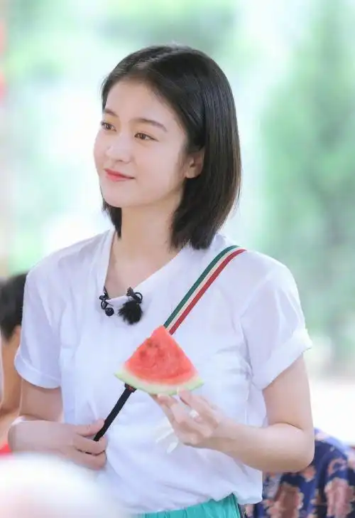 张雪迎姐姐傲慢态度得罪粉丝粉丝脱粉后张雪迎口碑狂跌