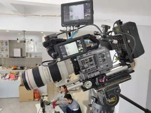 适合拍摄:模特,抠像,采访,产品,服装,化妆品广告,平面广告