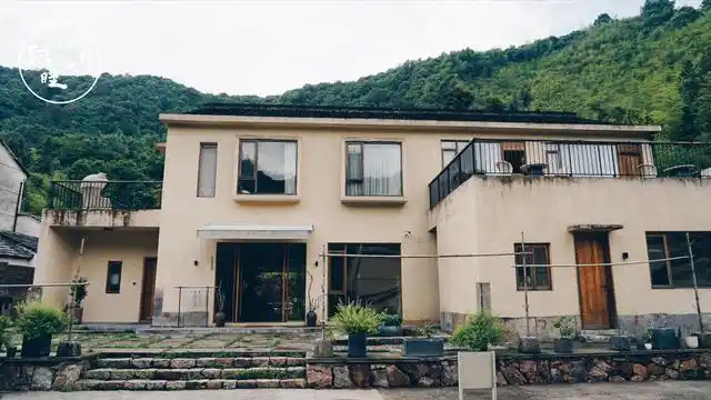 青春旅社里王源在这儿做店长睡过才发现这家民宿有多不一样