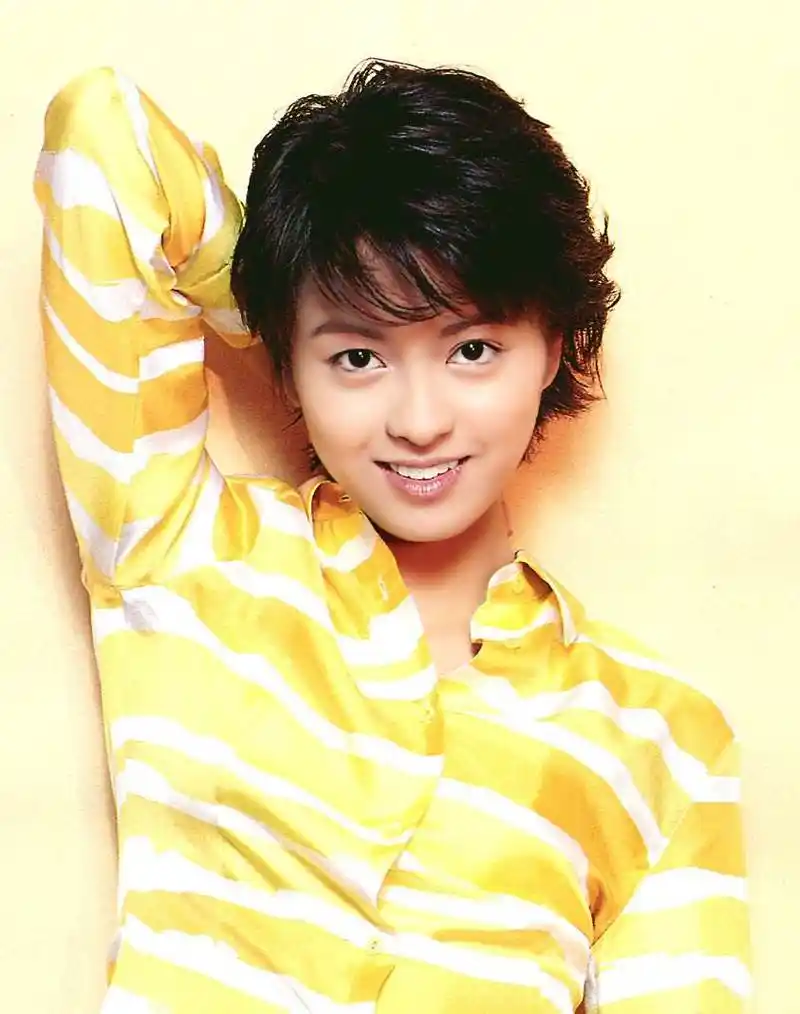 "短发玉女"梁咏琪,25年不留长发,原因其实很简单