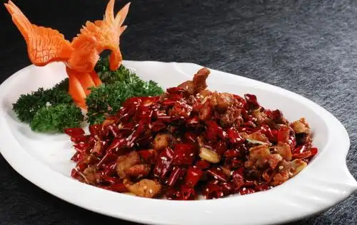 大厨教你做正宗辣子鸡,用这个配方做,比五星大酒店都好吃,别错过