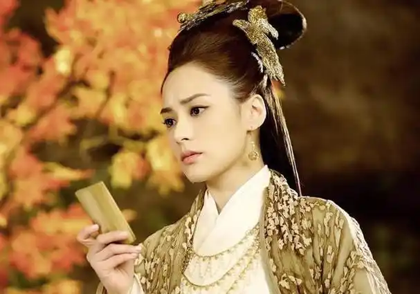 钟欣潼的6个绝美古装,巽芳神还原,程灵素经典,最美的高贵优雅