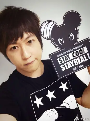 阿信总裁超帅自拍!