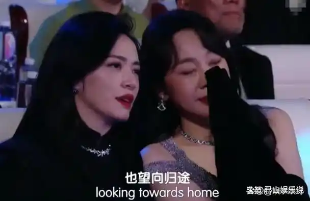 北京那一夜,彻底戳穿了周深"乐坛的实力":那英可曾