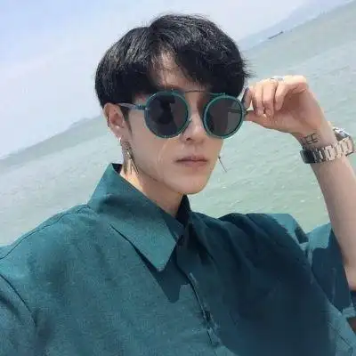 超帅气超冷酷的男生头像戴眼镜高冷帅气的男生戴眼镜图片