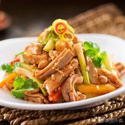 鲜沙姜捞起猪肚