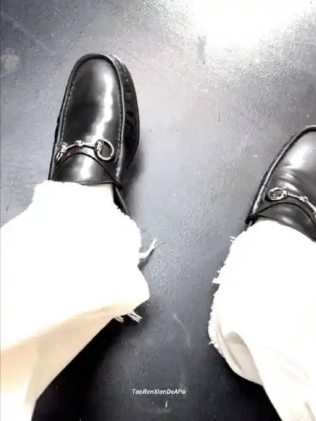 肖战拍的脚变装