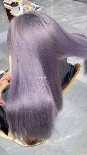 白到发光想染浅色系的女生们可以试试这个紫灰色97紫色头发仙气程度