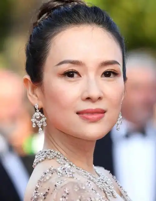 35部作品,4个角色,哽咽致谢张艺谋,章子怡重启大女主