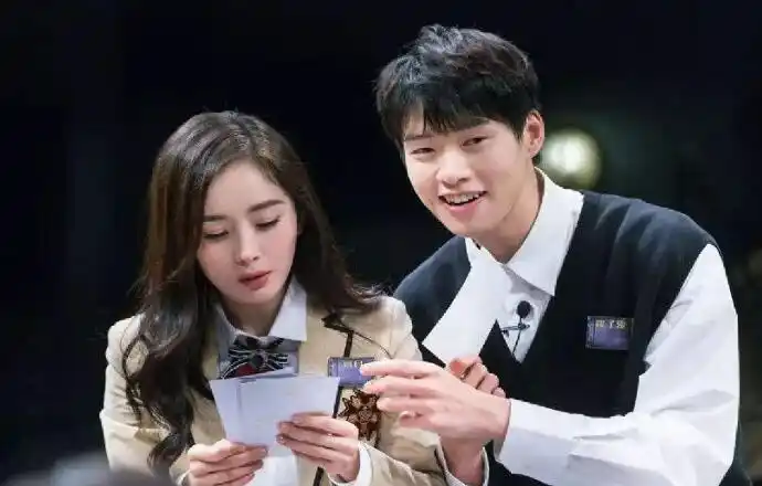 杨幂魏大勋疑似同居 大勋花无名无份能转正当幂姐夫吗