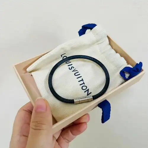 路易威登lv手镯黑色棋盘格银扣