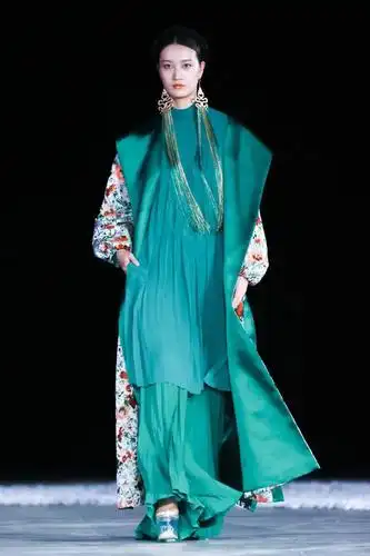 盖娅传说2021秋冬系列发布国风凛艳盛装起征途