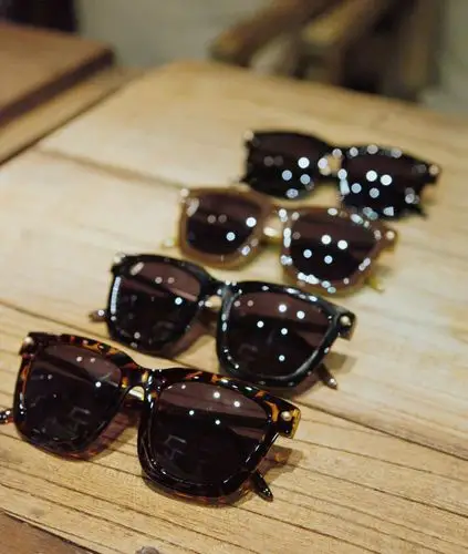 欧美朋克风金属腿太阳眼镜