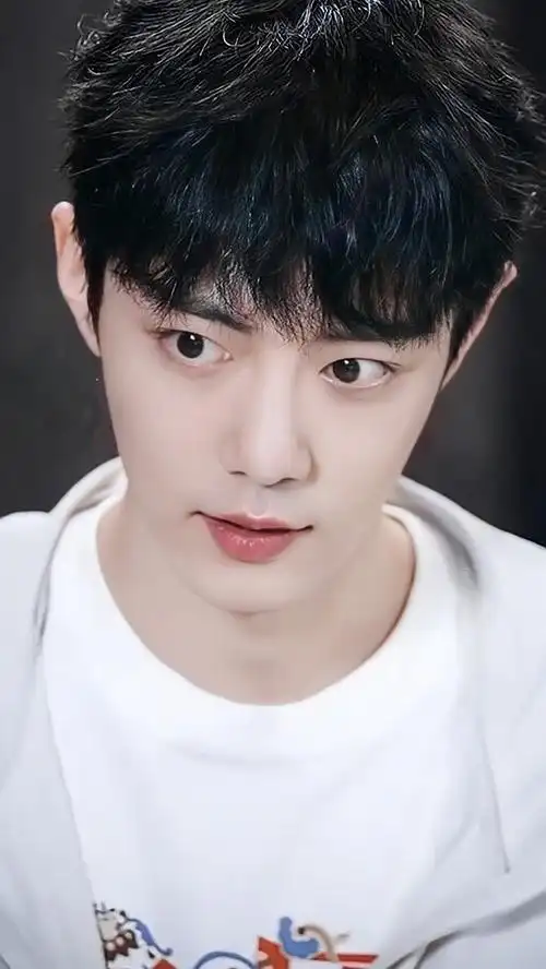 我觉得肖战这张照片格外好看