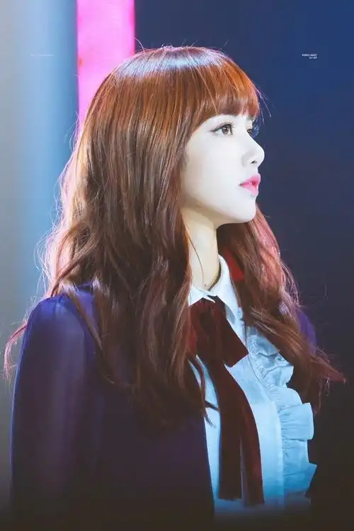 30多张blackpink lisa的侧脸图片 lisa惊艳侧颜照有多美?