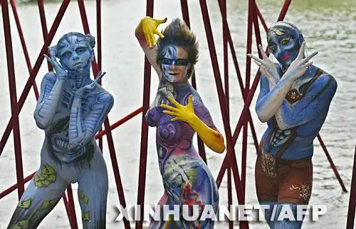 cctv.com-德国人体彩绘艺术节 体现艺术"异域之美"(组图)