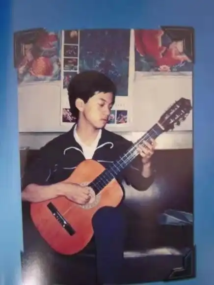 李健,专注的吟唱者