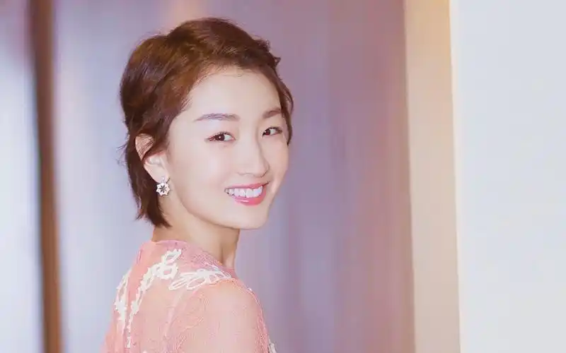 周冬雨清新美图