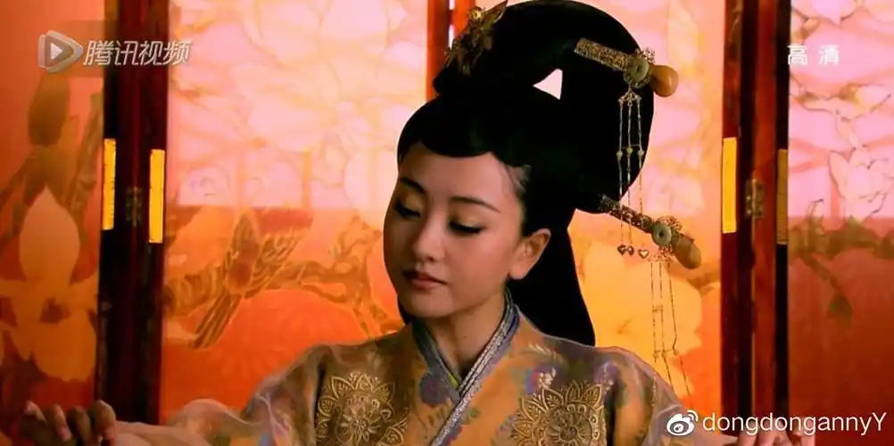 古装剧7大王妃造型pk:李长乐戴金冠沈珍珠簪桃花,杨雪舞最朴素