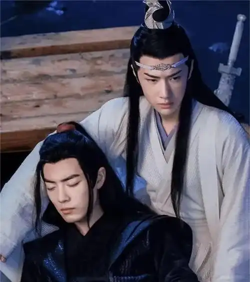 表面风光无限,实则步步惊心,王一博肖战的苦楚,黄渤早就看穿了