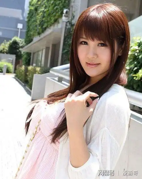 日本美女老师封面立花