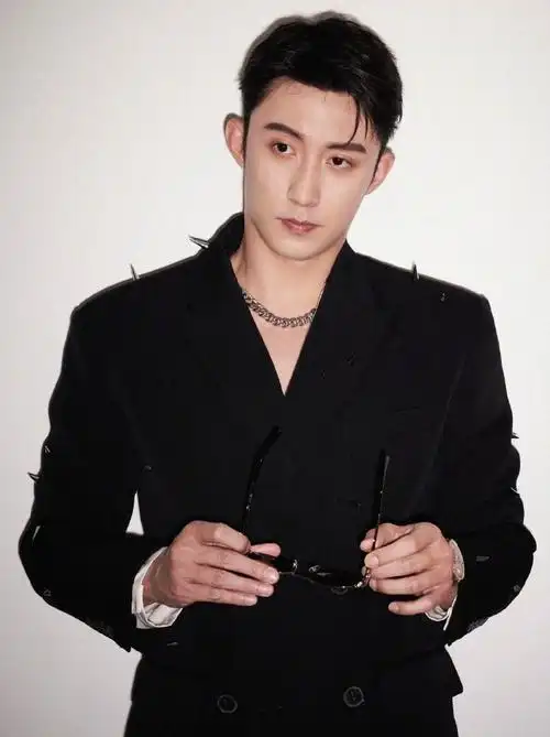 黄景瑜穿羽绒服的原因