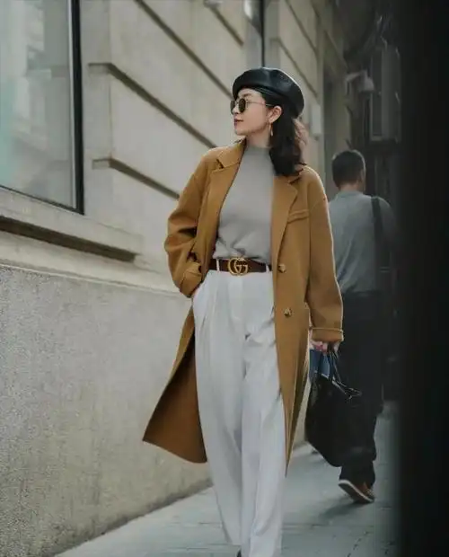 歌手云朵个人资料身高 美女歌手云朵照片 - 歌词译