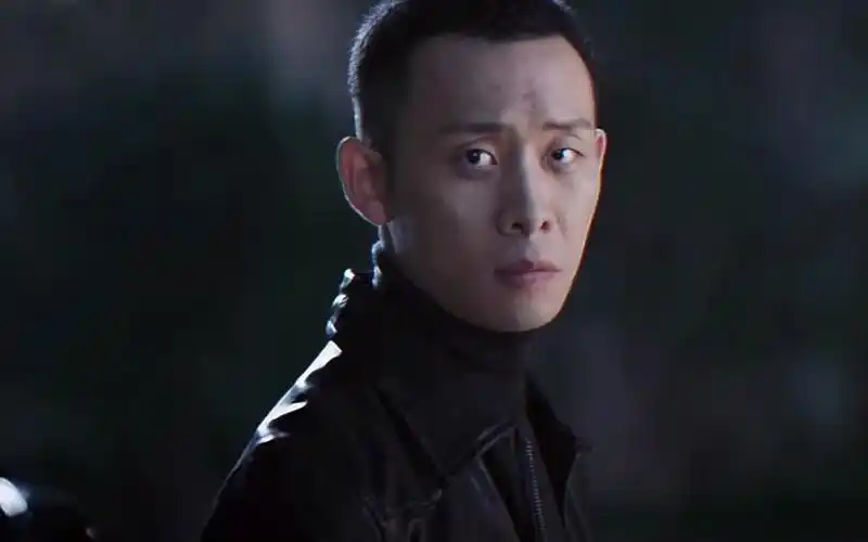 黑色毛衣 黑色皮衣 #张译 #重生 #秦驰 #张译影帝