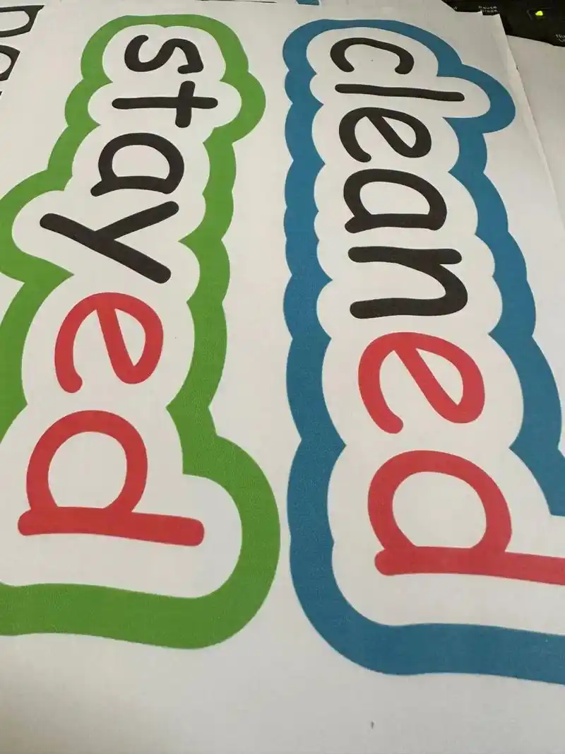 打出想要的单词(单词通常180磅标题200磅)复制,一共三份 2.